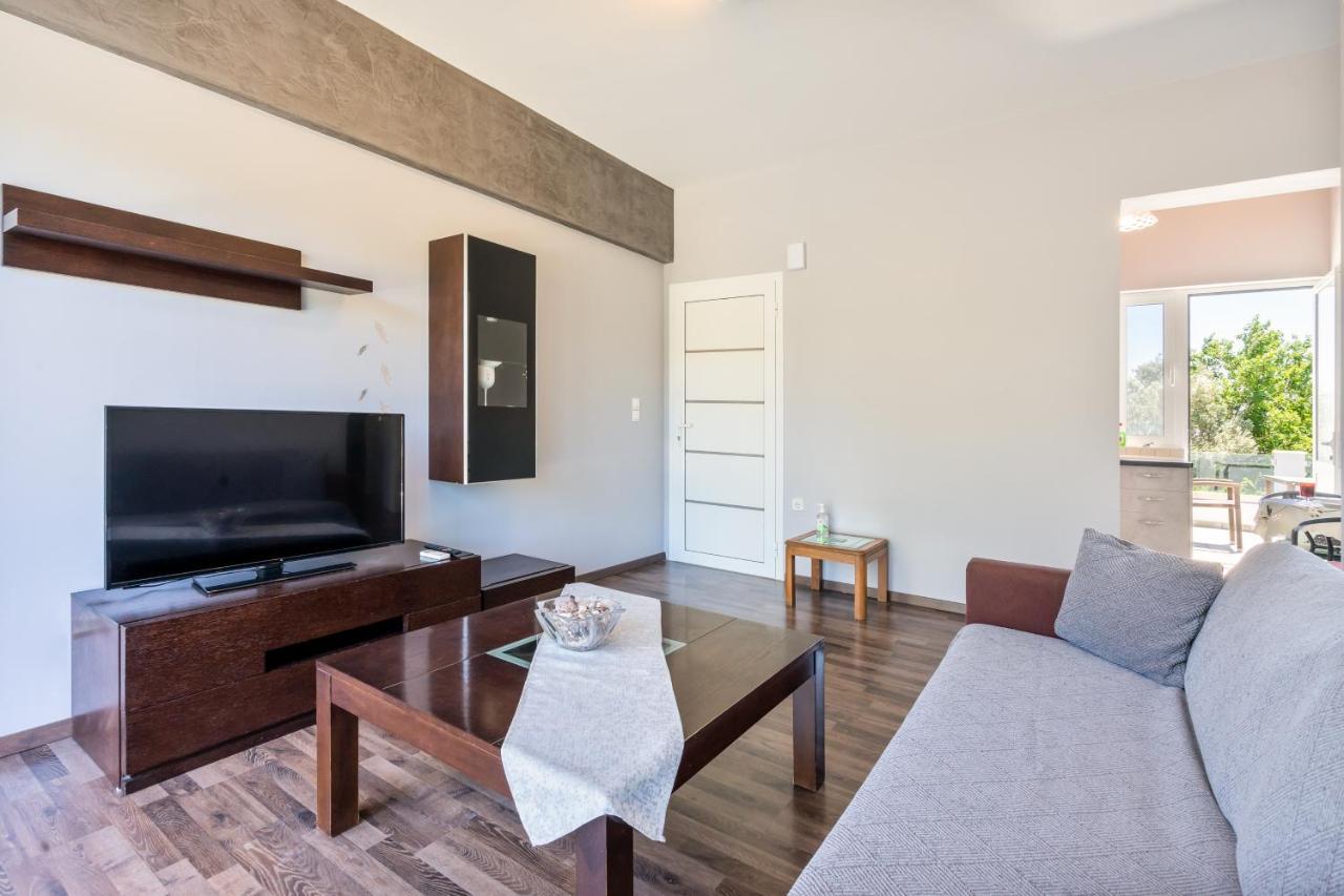 Aristos Garden Apartments Kalithies Exteriör bild